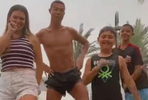 一边亲一边摸下奶的韩剧七个女人